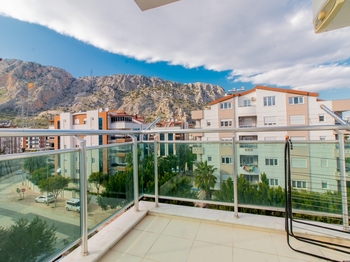 KONYAALTI HURMA MAHALLESİ VİA MARİS 1 SİTESİ 1+1 SATILIK DAİRE