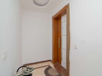 KONYAALTI HURMA MAHALLESİ VİA MARİS 1 SİTESİ 1+1 SATILIK DAİRE