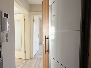 KONYAALTI HURMA MAHALLESİ VİA MARİS 1 SİTESİ 1+1 SATILIK DAİRE