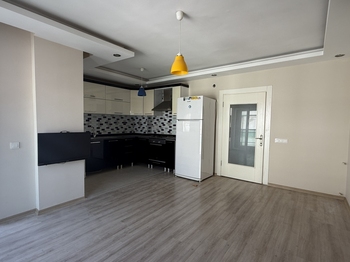 KONYAALTI HURMA MAHALLESİ VİA MARİS 1 SİTESİ 1+1 SATILIK DAİRE